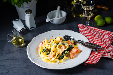 Tagliatelle with salmon and spinach in a cream sauce