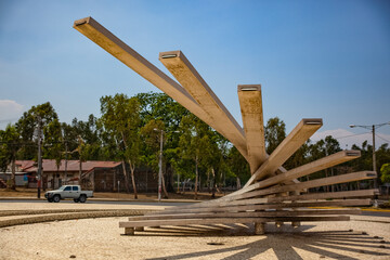 Fototapeta premium sculpture on highway in Nicaragua