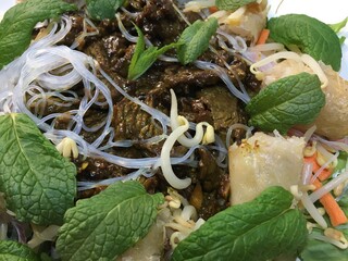 Bò bún au bœuf recette vietnamienne