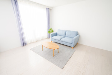 誰もいないシンプルな部屋