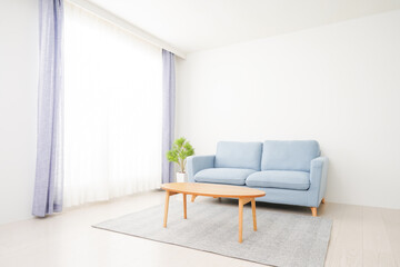 誰もいないシンプルな部屋