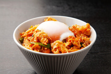 豚キムチ丼