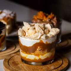 DESSERTS 