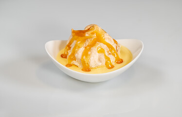 Floating island dessert