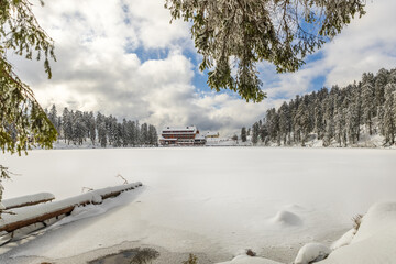 Obraz premium winter landscape with lake