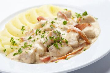 mashed potato with meat and vegetables