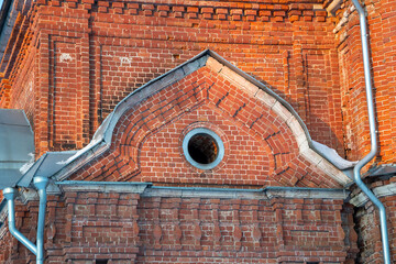 elements of red brick architecture