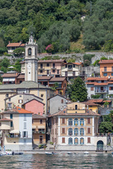 maison colorée sur le Lac de Côme - Italie