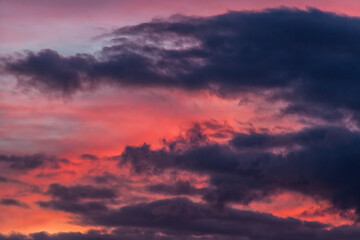 Allassac (Corrèze, France) - Coucher de soleil nuageux
