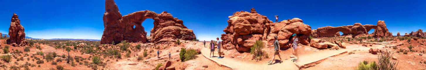 ARCHES NATIONAL PARK, UT - JUNE 2018: Windows trailhead in Arches National Park, Utah © jovannig