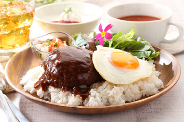 ハワイアン　ロコモコ　プレート　スープ　ドリンク　デザート　セット