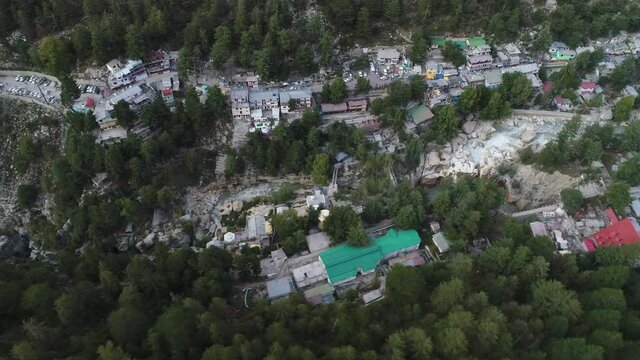 Village de Gangotri dans l'&Eacute;tat de l'Uttarakhand en Inde vue du ciel