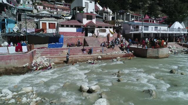 Village de Gangotri dans l'&Eacute;tat de l'Uttarakhand en Inde vue du ciel