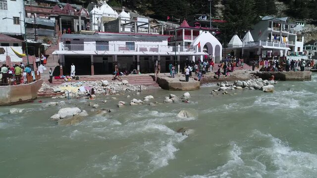 Village de Gangotri dans l'&Eacute;tat de l'Uttarakhand en Inde vue du ciel