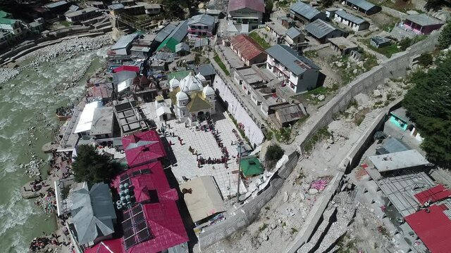 Village de Gangotri dans l'&Eacute;tat de l'Uttarakhand en Inde vue du ciel