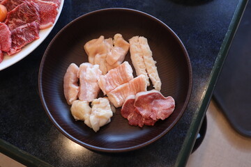 ホルモン盛合わせ
 コブクロ,シマチヨウ, ハチノス, コプチャン, 豚タン