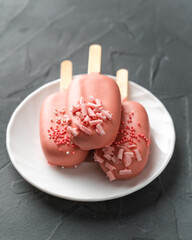 different options for cake pops in the form of ice cream