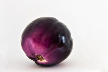 Aubergine , Sorte black beauty - Das beliebte Gemüse dient zur Herstellung von Moussaka , Auflauf oder Ratatoullie - Es gibt sehr viele  Sorten von diesem Gemüse- Nachtschattengewächs