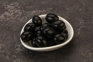 Black olives in the bowl