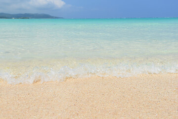 Fototapeta na wymiar 美しい沖縄の海