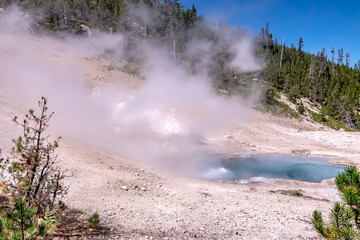 beautiful scenery at mammoth hot spring in yellowstone
