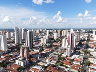 Imagem aérea diurna  da cidade de Marília, São Paulo.