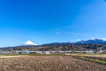 静岡県から見る、冠雪した富士山