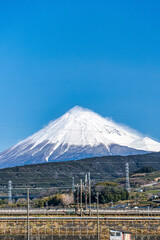 静岡県から見る、冠雪した富士山