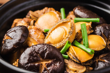 The secret abalone chicken pot, chicken delicious, abalone fresh,