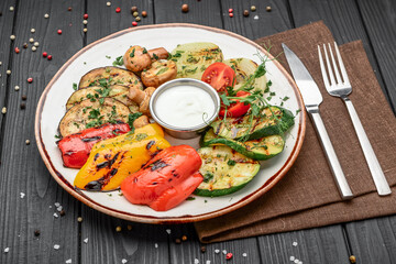 Grilled assorted vegetables with garlic sauce