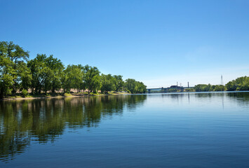 Fototapeta na wymiar East Hartford's Great River Park on the Connecticut River.