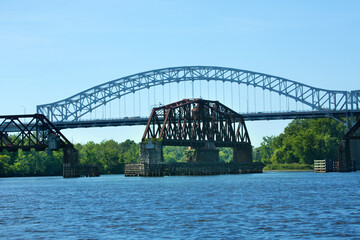 Fototapeta na wymiar Arrigoni Bridge and railroad bridge on the Connecticut River.