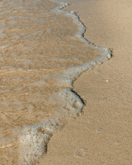 Wave breaking in the beach
