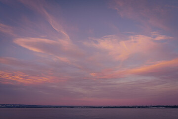 Obraz premium Evening clouds above Lake Mjøsa.