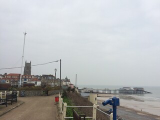 Cromer, Norfolk, UK &ndash; the promenade and beach in the seaside town of Cromer, Norfolk