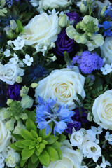 White and blue flower arrangement for a wedding