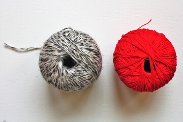 red and gray skeins