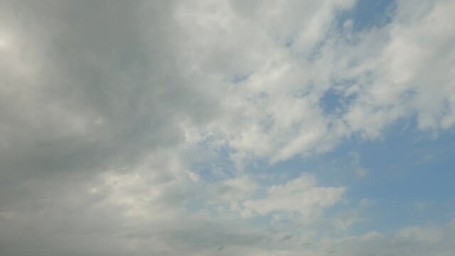 Slow Moving, Hypnotic, Elegant Cloud Lapse - Time Lapse. 4k No Audio.