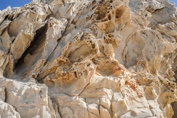 arido paisaje de rocas donde hubo un arrecife 