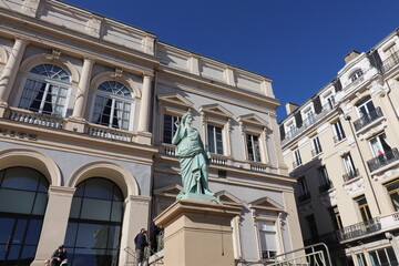 Fototapeta na wymiar La mairie vue de l'extérieur, ville de Saint Etienne, département de la Loire, France