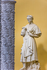 Obraz premium Pavilion 44 rabbit Breeding-figures of girls holding rabbits, sculptors N. I. Rozov and E. S. Snegir at VDNH in Moscow.