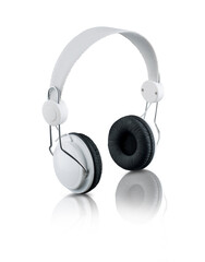 auriculares blancos inalámbricos para escuchar musica. Wireless white headphones for listening to music.
