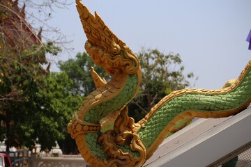 dragon statue