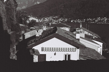 Fototapeta na wymiar houses in the mountains