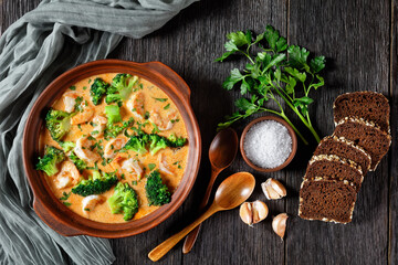 Creamy Tomato Soup with Shrimp and Broccoli