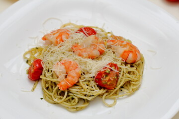 pasta with tomatoes and shrimp