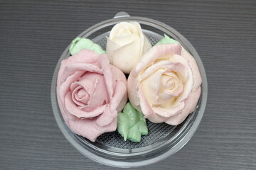 Obraz na płótnie Canvas pink rose in a bowl