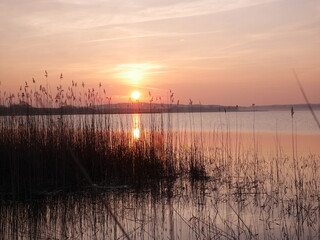 Sonnenuntergang über See auf Rügen
