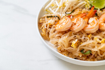 stir-fried noodles with shrimp and sprouts or Pad Thai