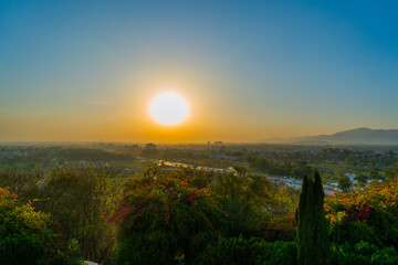 Fototapeta premium sunrise over the city